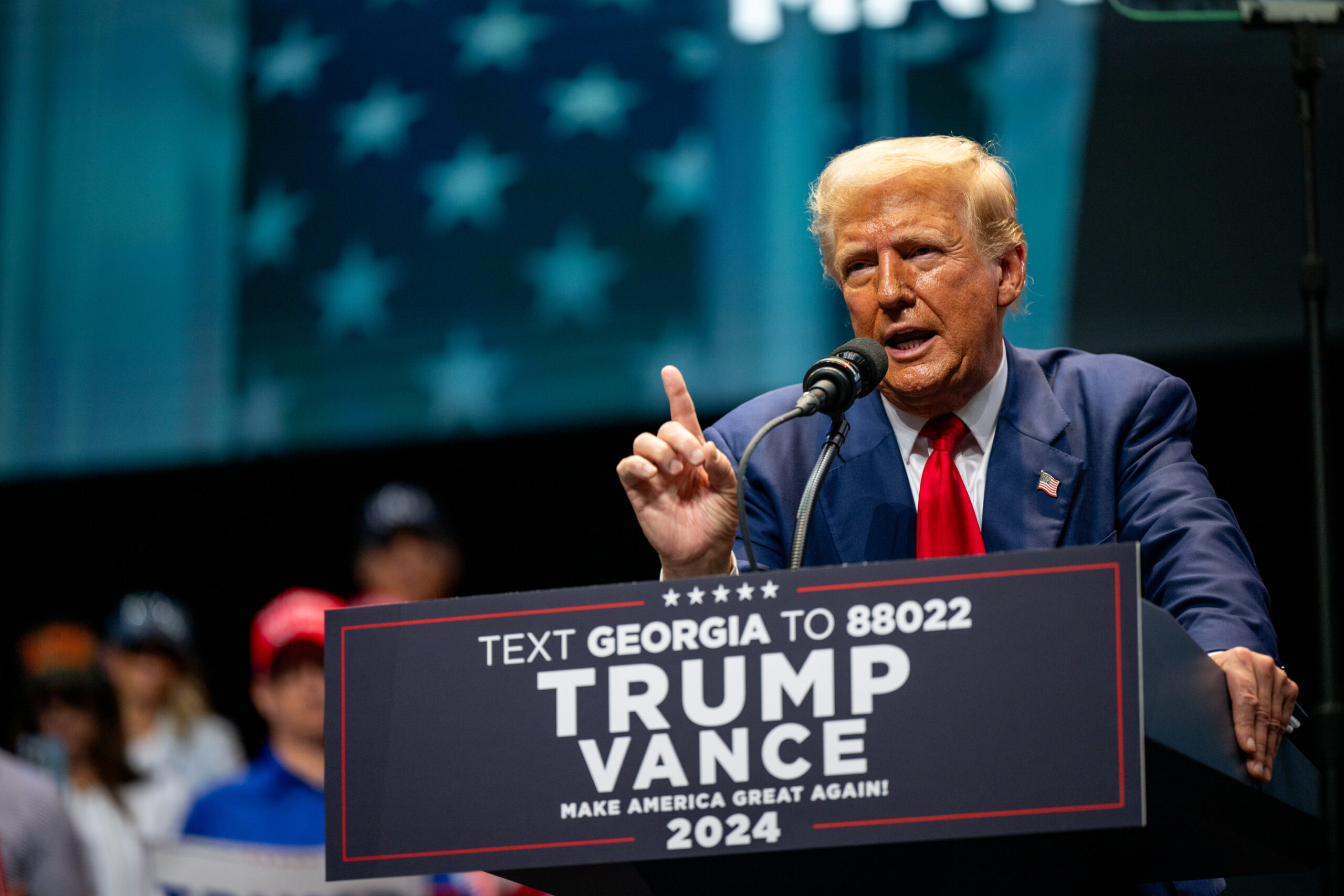 ts-trump-ca-ngoi-scaled-1